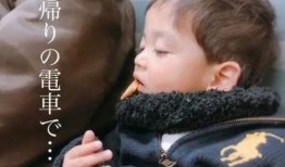 可爱夏日吃瓜男孩视频,夏日萌娃吃瓜欢乐多