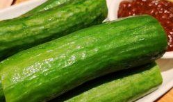 鸡吃瓜图片大全图片,萌宠美食瞬间大盘点