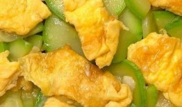 八街吃瓜,探寻老街美食的秘密