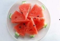 八街吃瓜,探寻老街美食的秘密